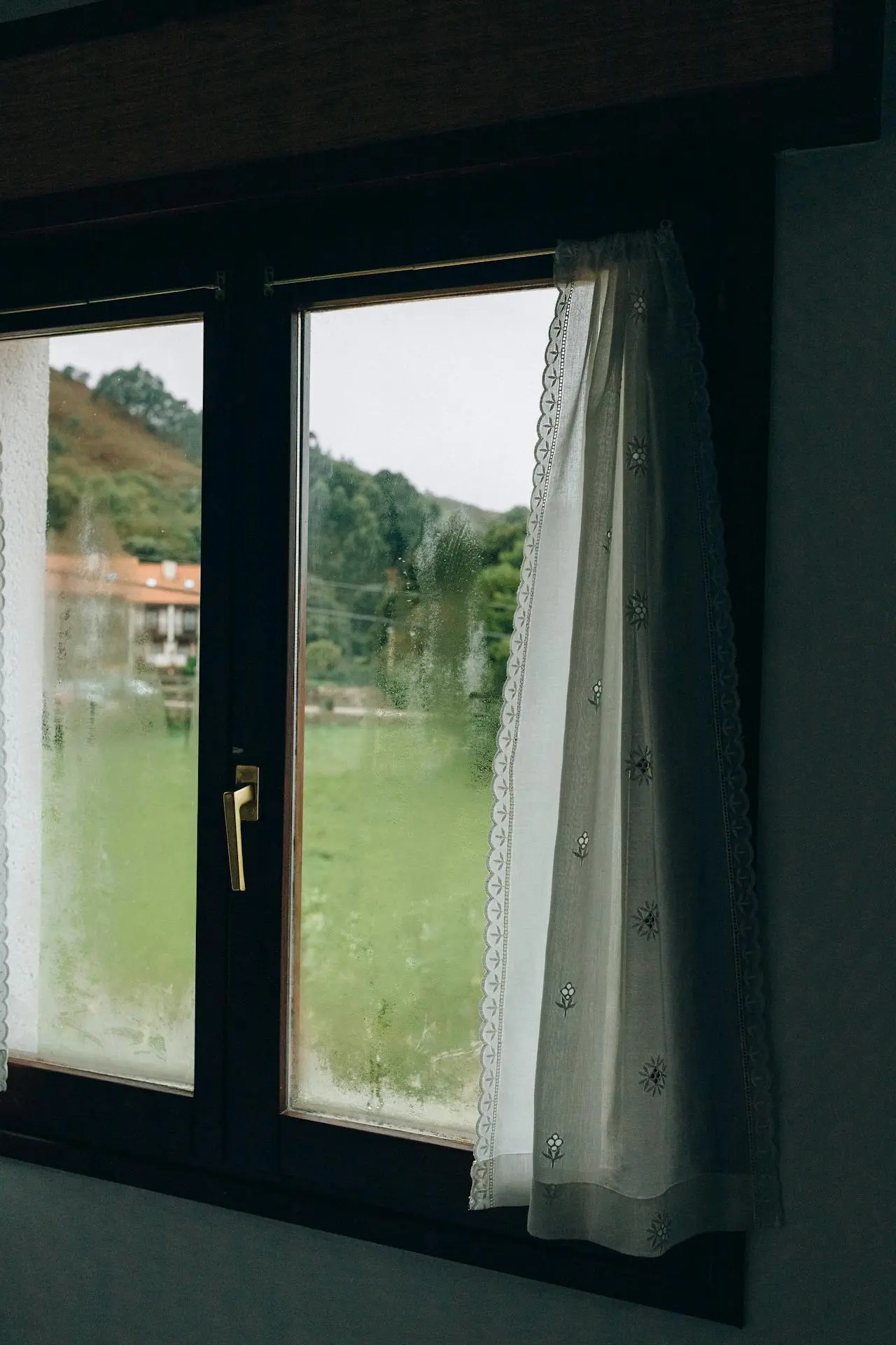 Comprendre la Condensation sur les Fenêtres à Double Vitrage
